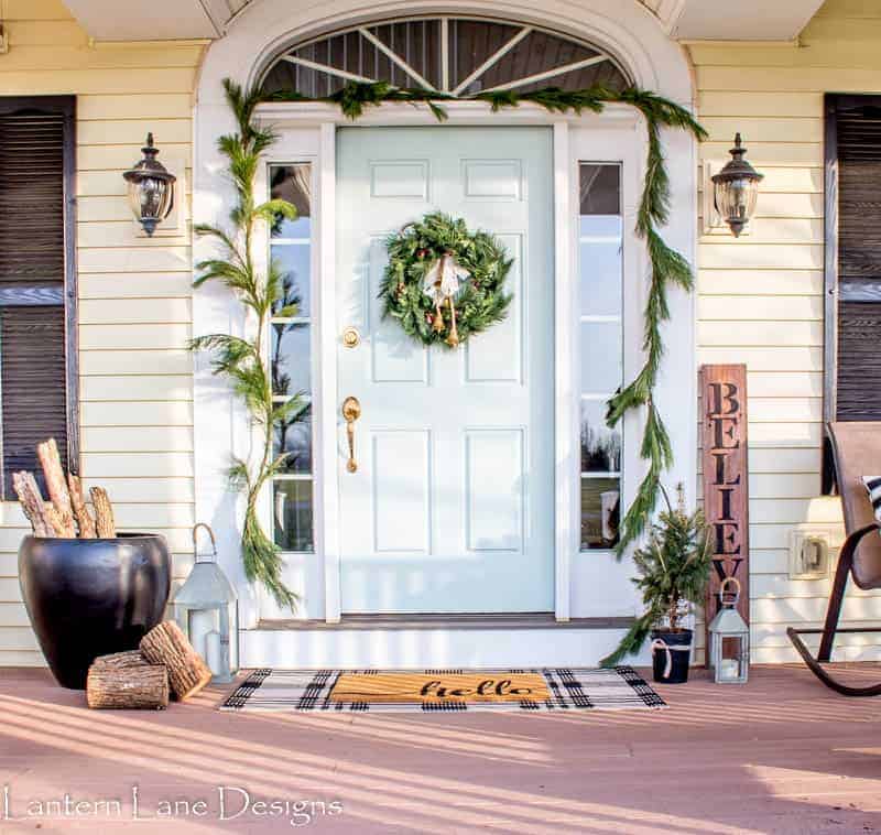 Easy way to decorate your front porch for Christmas