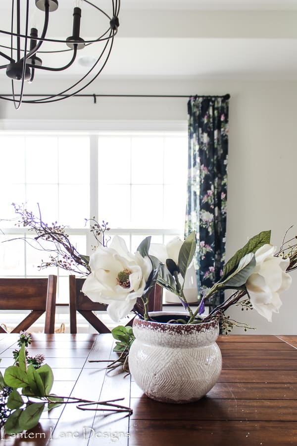 How to make a spring centerpiece