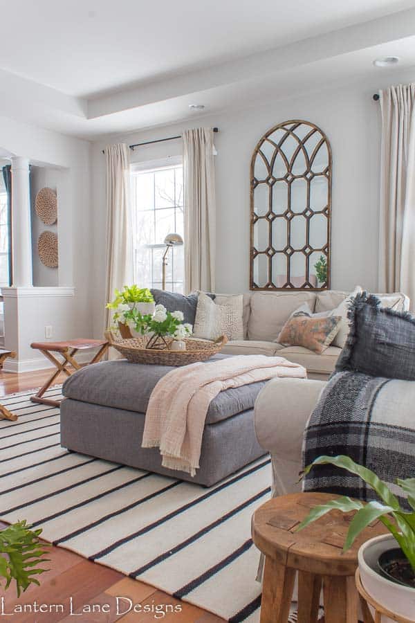 Living Room with square coffee table