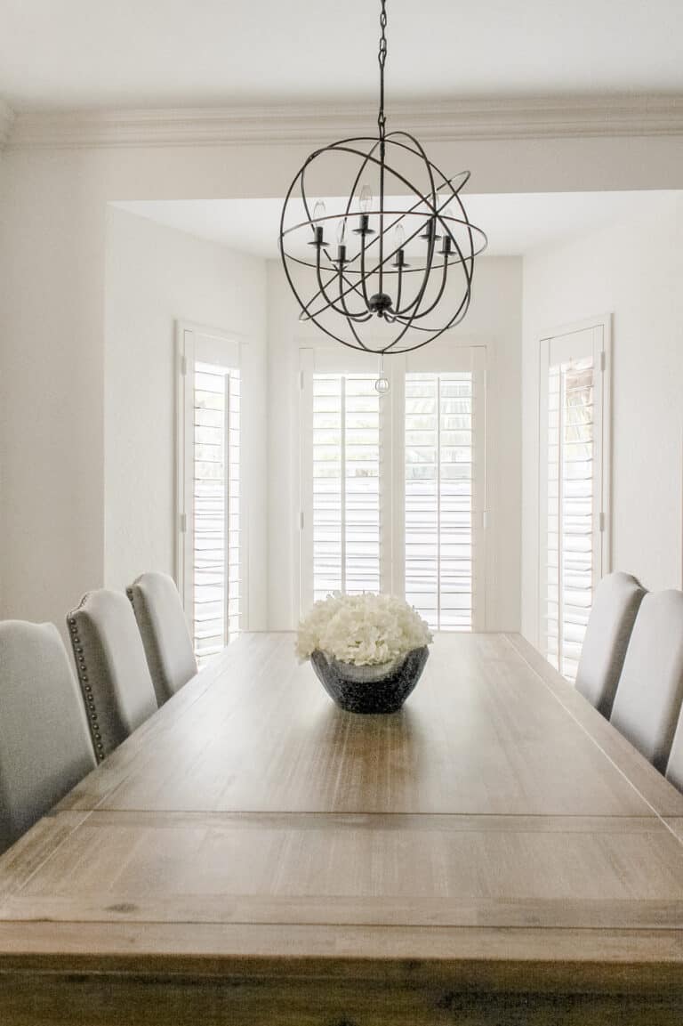 Greek Villa Walls With Pure White Trim
