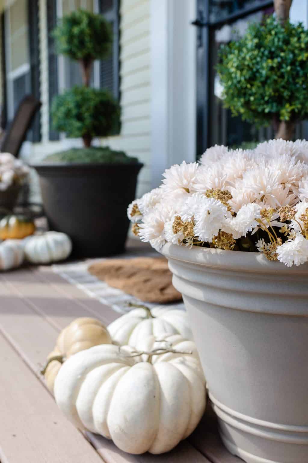 Easy Front Porch Decorating Ideas - Lantern Lane Designs