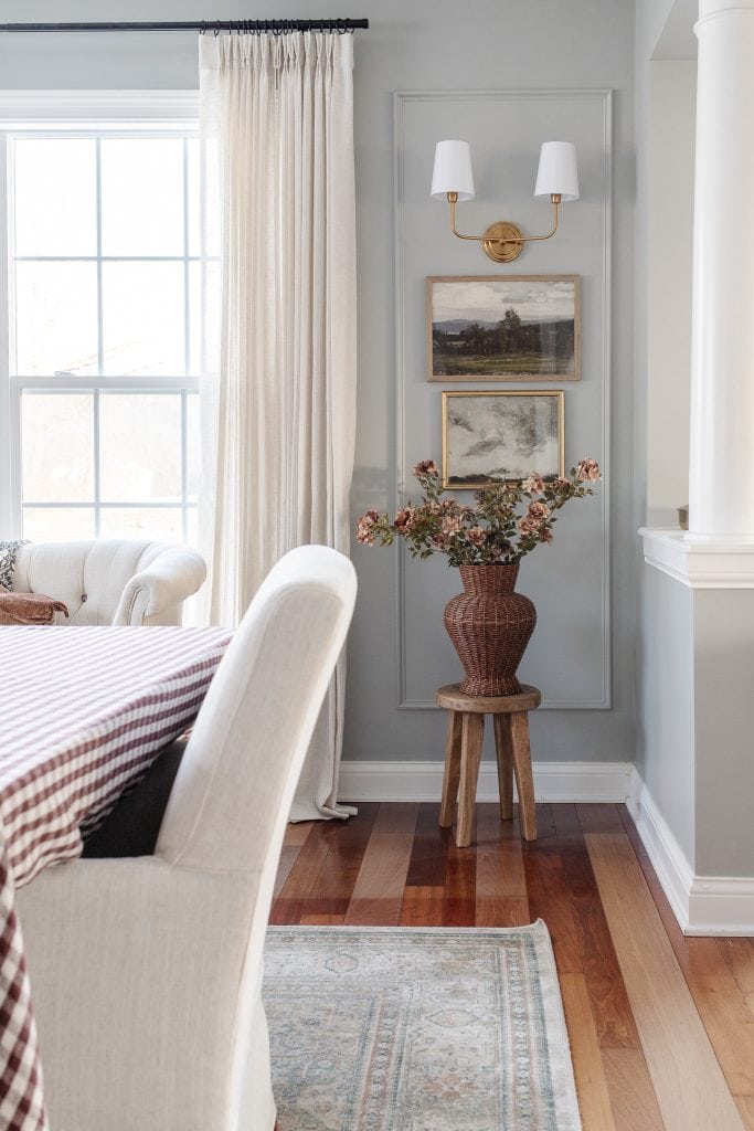 Dining room with wall molding