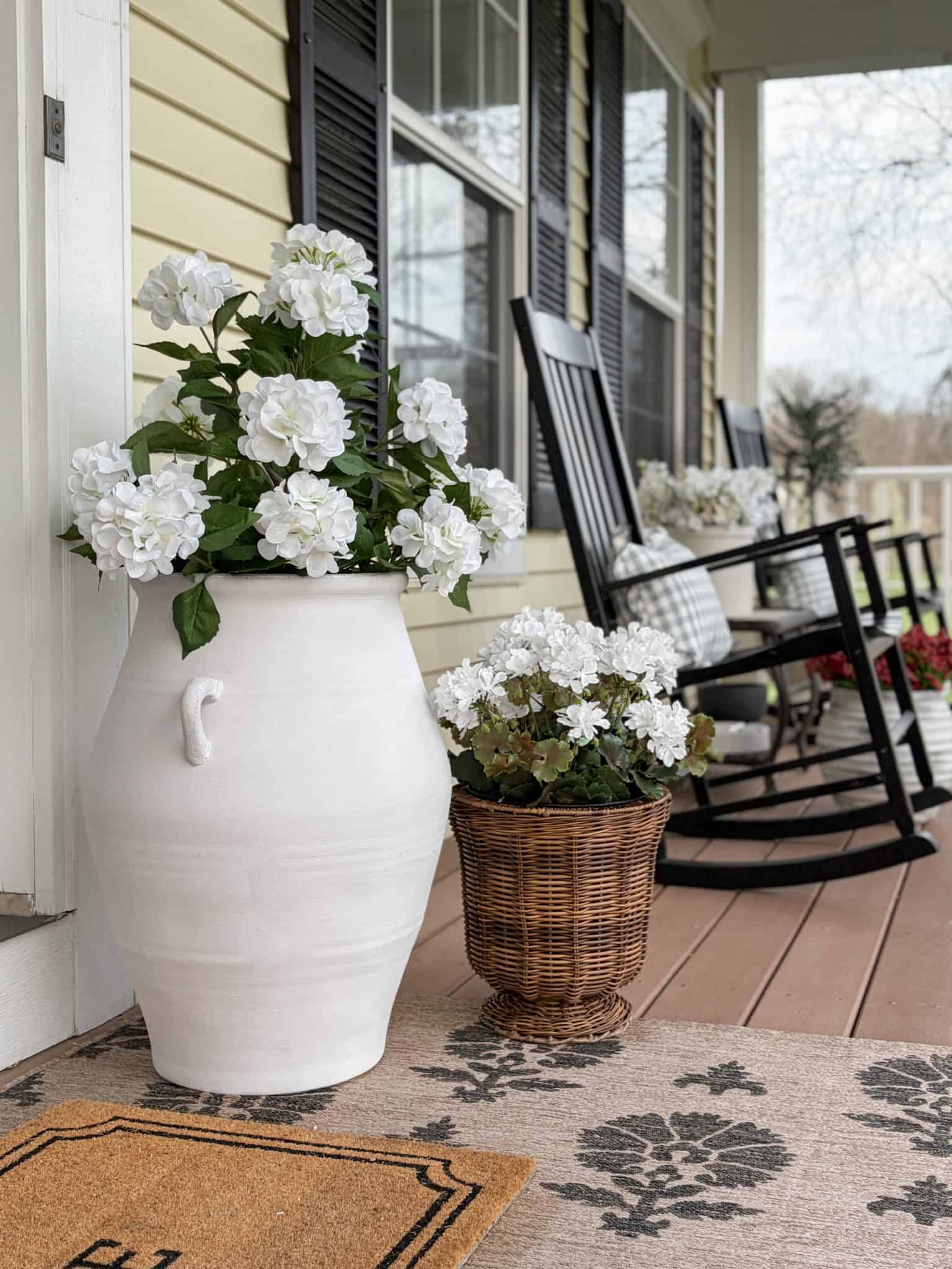 Summer Front Porch Planter Ideas - Lantern Lane Designs